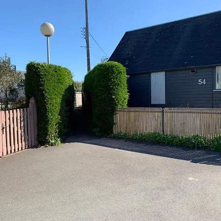 Chalet Chaleureux En Bord De *